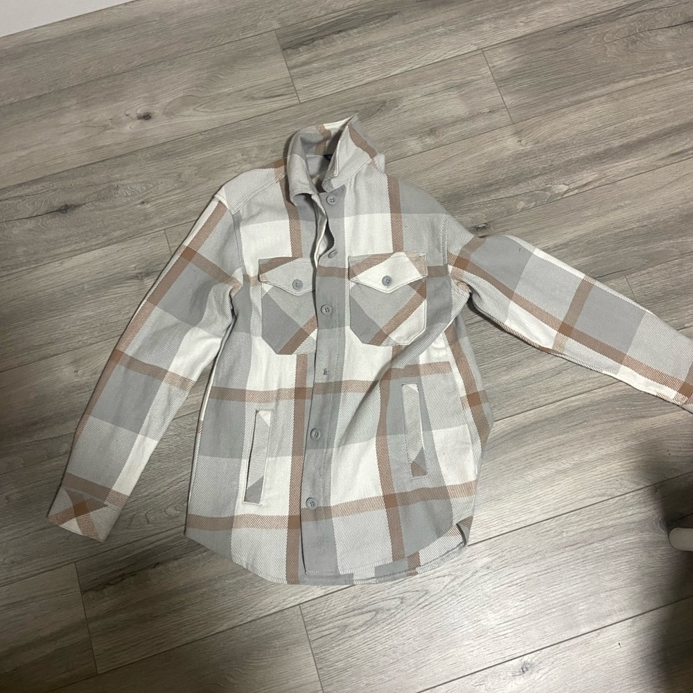 Women’s small shirt jacket